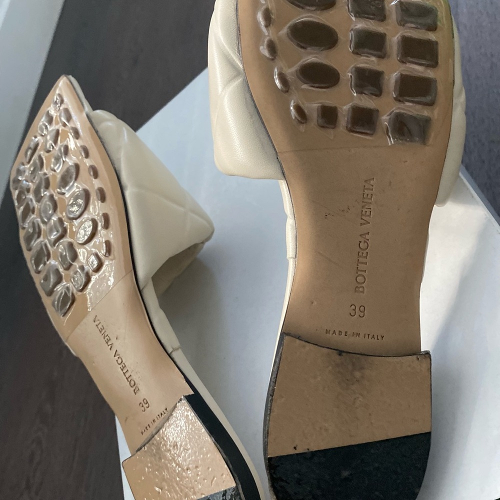 Bottega Veneta Lido Quilted Sandals - Picture 3 of 6